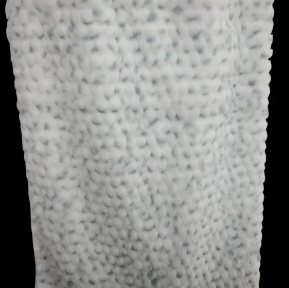 DKNY Luxe White Gray Faux Fur Snow Leopard Throw Blanket Ultra Soft NEW 50
